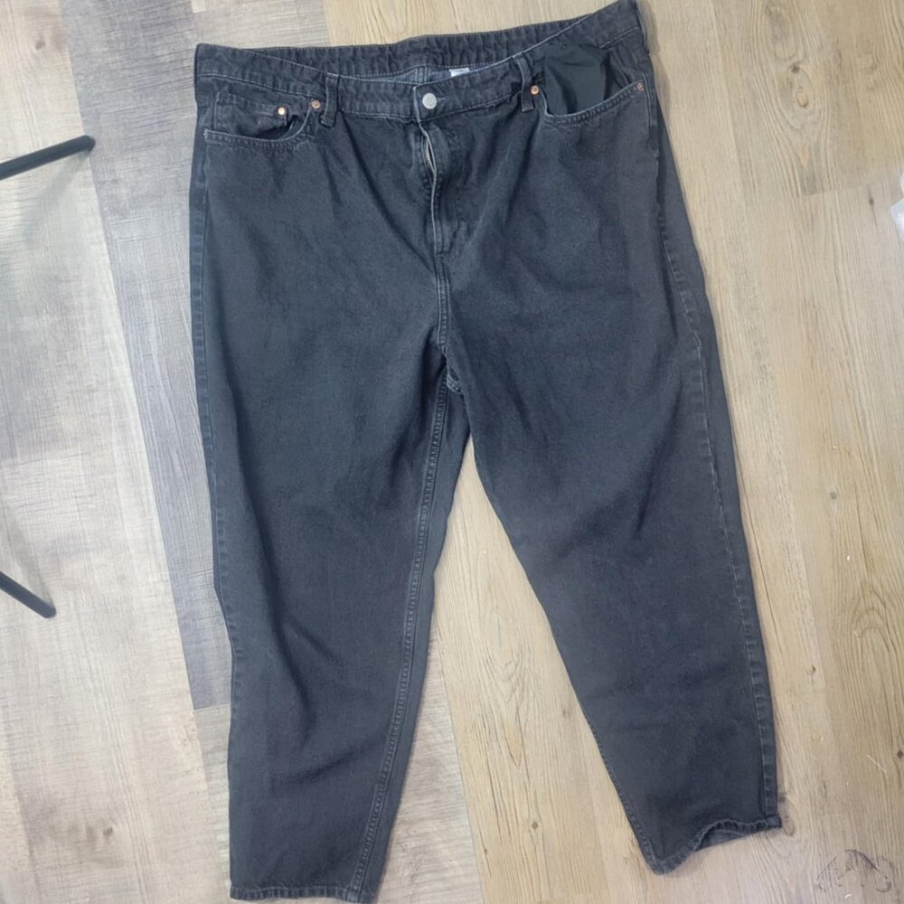 Loose fit plus size black ultra high waist mom jeans - size 20